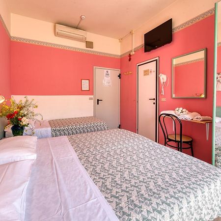 Hotel Sabbia D'Oro Римини Экстерьер фото