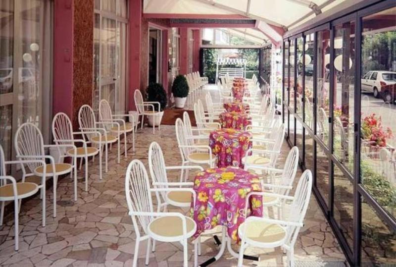Hotel Sabbia D'Oro Римини Экстерьер фото