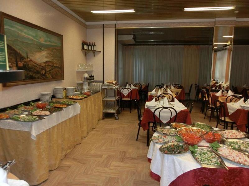 Hotel Sabbia D'Oro Римини Экстерьер фото